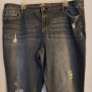 Distressed Boyfriend Jeans